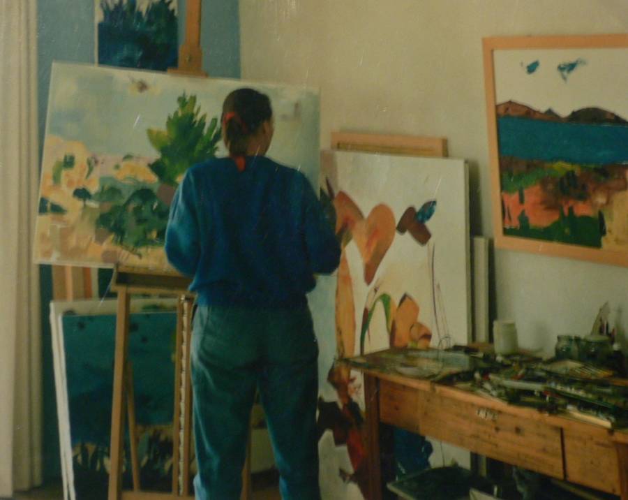 jutta-schneeweiss-im-atelier-villach.jpg